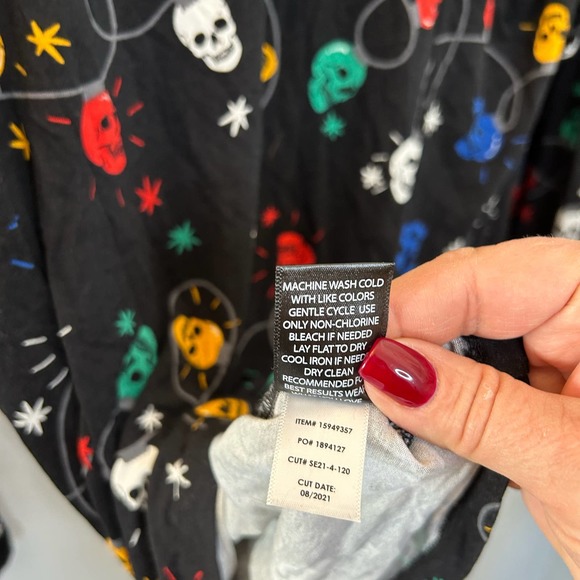 Torrid Super Soft Skull Holiday Lights Lounge Wear Set - Black - Size: 2X - Picture 10 of 16